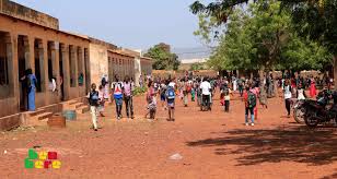 J'aimerais savoir s'il est possible de passer du public au privé. Education Au Mali On Ne Peut Pas Se Passer Du Prive Benbere