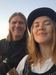 We took some photos today for a new music release that I will tell you more  about very soon 👀 Stay tuned! Also shoutout to @rogeranddaniela for  wearing so many hats to support me and my music. Love ...