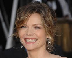 Účesové premeny Michelle Pfeifferovej! Aj jej sa podarilo šliapnuť vedľa