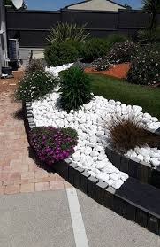 Amenajari gradini poze idei pentru gradina : Piatra Decorativa Un Material Ieftin Ideal Pentru Amenajarea Gradinii