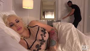 Get more videos like these here ! A Robber S Surprise Busty Blonde Banged By Burglar Ddf Network Porngo Com