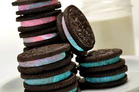 Are the cakes smaller, bigger, or the same size as the original oreo? You Won T Believe These 13 Insane Facts About Oreos Cleverpedia