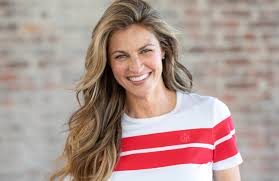 Errin is used for birth control (contraception) to prevent pregnancy. Erin Andrews Fox Nfl Sportscaster Designs A Sportswear Collection Wwd
