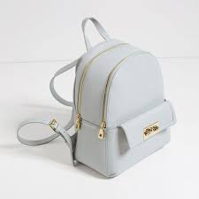 Bayan Sirt Cantasi Modelleri Gri Fermuarli Sade Ve Sik Bayan Cantasi Fermuarli Gri Modelleri Sade Sik Si In 2020 Womens Backpack Stylish Backpacks Girls Bags