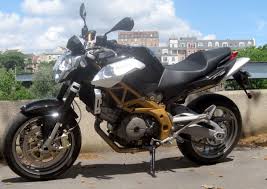 The shiver 750 standard comes with dual disc front brakes and disc rear brakes along with abs. Aprilia Sl 750 Shiver Wikipedia