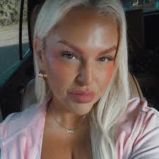 Has anyone had any luck finding a MUA that doesn't require about $400 total  for just the bride (that includes booking deposit and travel fees, bridals,  and day of service)?? I know