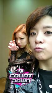 Ailee And F X S Amber Display Their Friendship Through M Countdown Selcas Ailee Kpop Girls Korean Singer