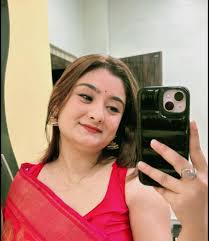 Aishwarya Das's Instagram, Twitter & Facebook