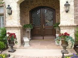 If you're looking for artificial flowers that would impress even the biggest green thumb, you came to the right place. Artificial Plants For Staging Outdoor Living Areas