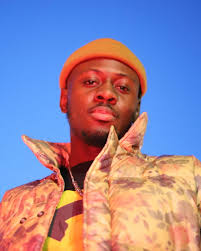 Premiere: Frenzy Links Up with Sam Wise and Knucks for Wavey "Kisses"  Visuals