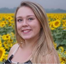 Lindsey Mooney's Instagram, Twitter & Facebook