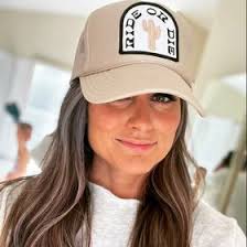 Ashley Poulsen's Instagram, Twitter & Facebook