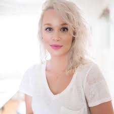 Caitlin Lee's Instagram, Twitter & Facebook