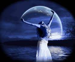 Mai multe zodii au noroc la bani! Luna Noua Superstitii Trifoi Cu 4 Foi