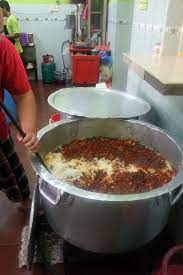 Restoran nasi beriani haji tamby suatu masa dahulu, waktu aku pergi meniaga pasar ramadhan dgn arwah ayah aku.aku ingat lagi bila ada kengkawan dia cakap… aji tamby.cukup cukup lah meniaga.tahun tahun awak x.cukup cukup mencari Restoran Nasi Beriani Haji Tamby