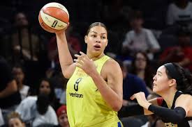 Australia basketball star liz cambage withdraws from olympics citing mental health concerns. Liz Cambage S Trade Request Is The Free Agency Drama The Wnba Needs Sbnation Com