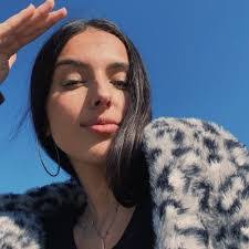 Daisy Aranda's Instagram, Twitter & Facebook