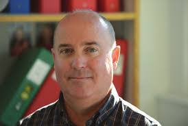 Kari Dow's Instagram, Twitter & Facebook