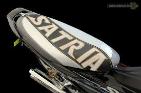 Striping motor suzuki satria fu striping dengan desain sesuai. Modifikasi Jok Suzuki Satria Mbtech