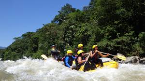 Uno de los iconos de baños es el santuario de la virgen del rosario de agua santa, ubicado en el centro de la urbe, miles de devotos visitan este santuario semanalmente para estas actividades de aventura son controladas y supervisadas por la municipalidad a través de ordenanzas locales. Geotours Adventure Travel Tour Agency In Banos Ecuador Since 1991