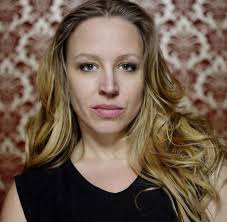 She starred in the film september, which was screened in the un certain regard section at the 2003 cannes film festival. Tv Star Nina Proll Die Mannerversteherin Welt