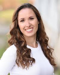 Heidi Dumas's Instagram, Twitter & Facebook