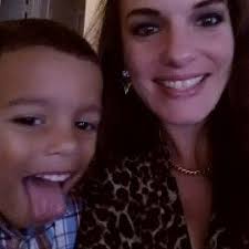 Melissa Dieringer's Instagram, Twitter & Facebook