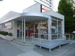 Walk In Clinic Denman Street And Pendrell Street Vancouver West End Walk In Clinic West End Outdoor Decor