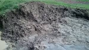 Hal ini terjadi karena tanah ini tidak terbawa oleh arus air dan tida tercampur dengan bahan organik lainnya seperti humus, ranting, atau. 6 Macam Macam Tanah Liat Beserta Manfaatnya Ilmugeografi Com