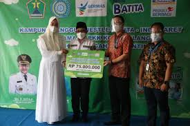 Mata mines menjadi pegawai indomaret dalam istilah medi… nálepky na nehty essence : Indomaret Serahkan Csr Berupa Paket Sembako Dan Alat Cuci Tangan Kepada Pemkot Malang Tugumalang Id