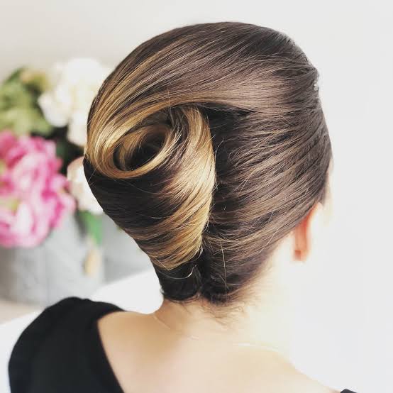 Mother of the Bride Hairstyles: 50 Elegant Looks for 2026