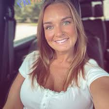 What are good dinner options near the Performing Center in Charleston?