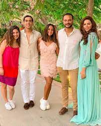 نشرت الفنانة هنادي مهنا صورة لها مع خطيبها الفنان أحمد خالد صالح، وذلك على صفحتها الشخصية على موقع «انستجرام»، والتي لاقت إعجاب عدد كبير من المتابعين والمحبين. Ù‡Ù†Ø§Ø¯ÙŠ Ù…Ù‡Ù†Ù‰ ØªØ¹Ù„Ù† Ø®Ø·Ø¨ØªÙ‡Ø§ Ø¹Ù„Ù‰ Ø£Ø­Ù…Ø¯ Ø®Ø§Ù„Ø¯ ØµØ§Ù„Ø­ Ù…Ø¬Ù„Ø© Ù‡ÙŠ