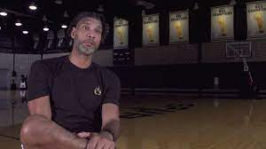 Tim duncan is a hall of fame basketball player because he is a hall of fame person. Tim Duncan Gives Emotional Speech As He S Inducted Into Naismith Basketball Hall Of Fame Kens5 Com