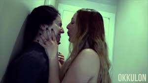 2022a - Women Kissing 34 - ThisVid.com