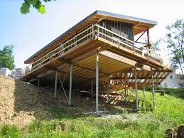 Tipo de propiedad apartamento casa villa solar finca nave oficina edificio penthouse negocio local comercial. Casas En Terrenos Inclinados Buscar Con Google Casas En Terreno Inclinado Casas En Colinas Casas