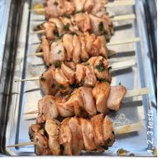 1 2 3 Tests Brochettes De Poulet Epice Marinees Au Citron Vert Brochette Poulet Poulet Epices Poulet