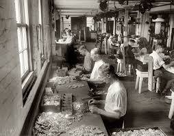 C 1915 L A Locks Being Assembled At The Post Office Department S Mail Equipment Shops 2135 Fifth Street N E Shorpy Historical Photos Photo Old Portraits