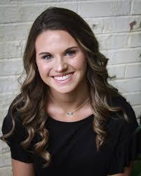 Amanda Dellinger's Instagram, Twitter & Facebook