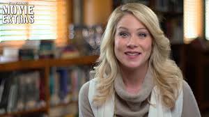 Кристи́на э́пплгейт — американская актриса. Bad Moms On Set With Christina Applegate Gwendolyn Interview Youtube