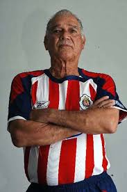 He played for guadalajara with 122 goals and 7 championships. Fotogaleria