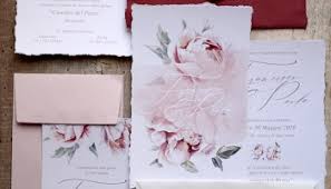 Crea segnaposti matrimonio stupendi, scegli sfondi, immagini e cartoncini per segnatavolo fai da te online e gratis. Peonie Rosa Per Un Matrimonio Elegante E Romantico