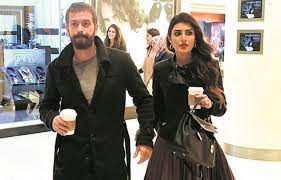 Babasının itirazlarına rağmen evlenecekleri iddia ediliyordu. Engin Ozturk Ve Idil Firat In Tedirgin Halleri