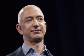 Carlos alberto de oliveira andrade, fundador e atual presidente do conselho de administração caoa, montadora e distribuidora do setor automotivo, dá seu. Dono Da Amazon E Primeiro No Mundo A Alcancar Fortuna De Us 200 Bilhoes Folha Pe