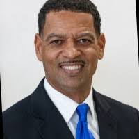 Julio Stuart's Instagram, Twitter & Facebook