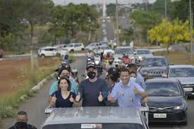 O candidato a prefeito de goiânia pelo mdb, maguito vilela, que está internado no hospital albert einstein, em são paulo, para tratamento da. Gustavo Mendanha Pede Votos Para Maguito Vilela Em Carreata Na Regiao Leste De Goiania Jornal Goias Em Destaque