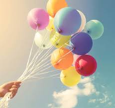 Besonders wenn die luftballons mit postkarten oder wunderkerzen beschwert sind, steigen sie eher. Luftballons Ballons Luftballon Fur Luft Und Helium Rot