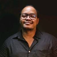 Elisha Simons's Instagram, Twitter & Facebook