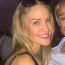 Becki (@becki_lendor)