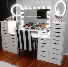 25 Ideas To Create An Ultimate Makeup Nook Digsdigs